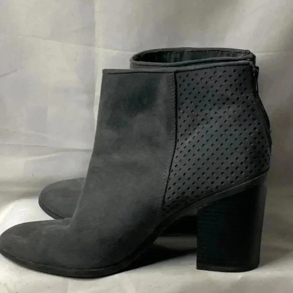 AMERICAN EAGLE WOMENS SIZE 10 GRAY SUEDE LIKE  ANKLE BOOT BACK ZIPPER 4”HEEL - Image 6