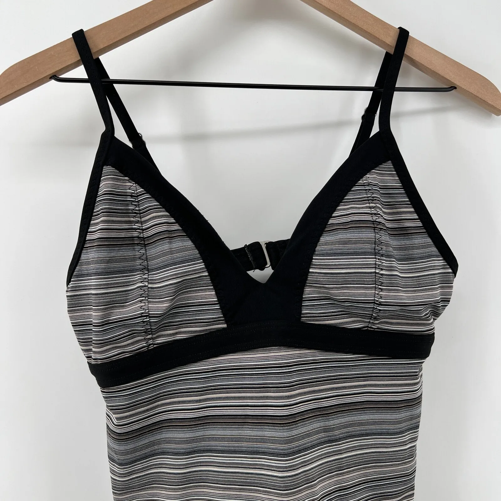 Athleta Women‎ M Veracruz Stripe Tankini Top Black White Tan Wireless Swim Pool - Image 3