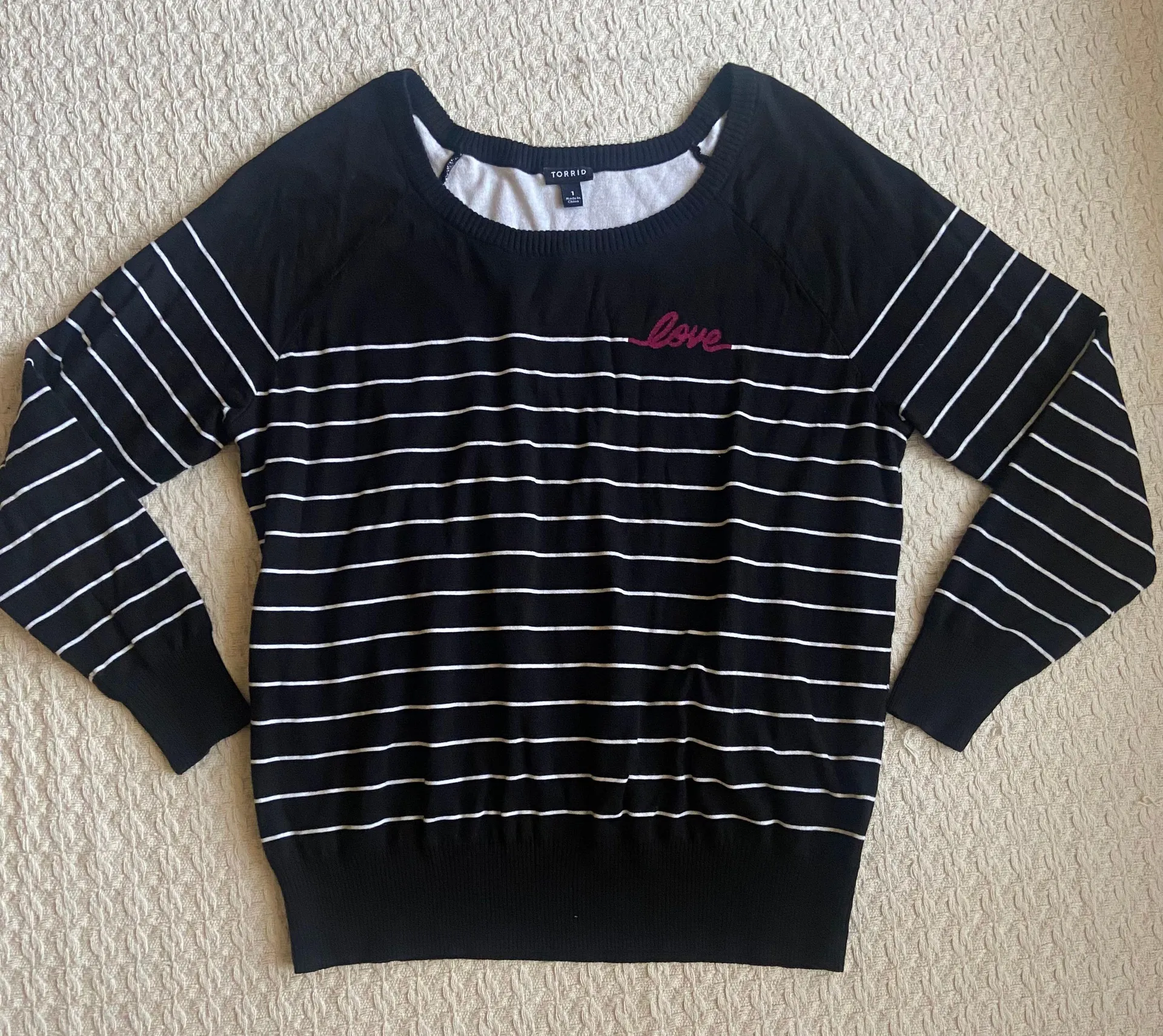 striped black and white love sweater size 1X - Image 2