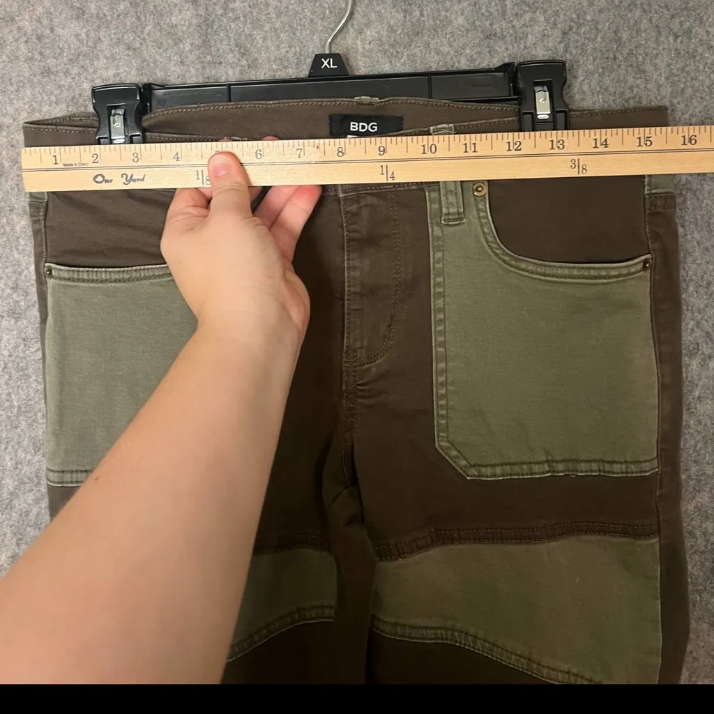 BDG Woman 29 Moto Ankle Zip Skinny‎ Urban Outfitters olive green patchwork Pants - Image 4