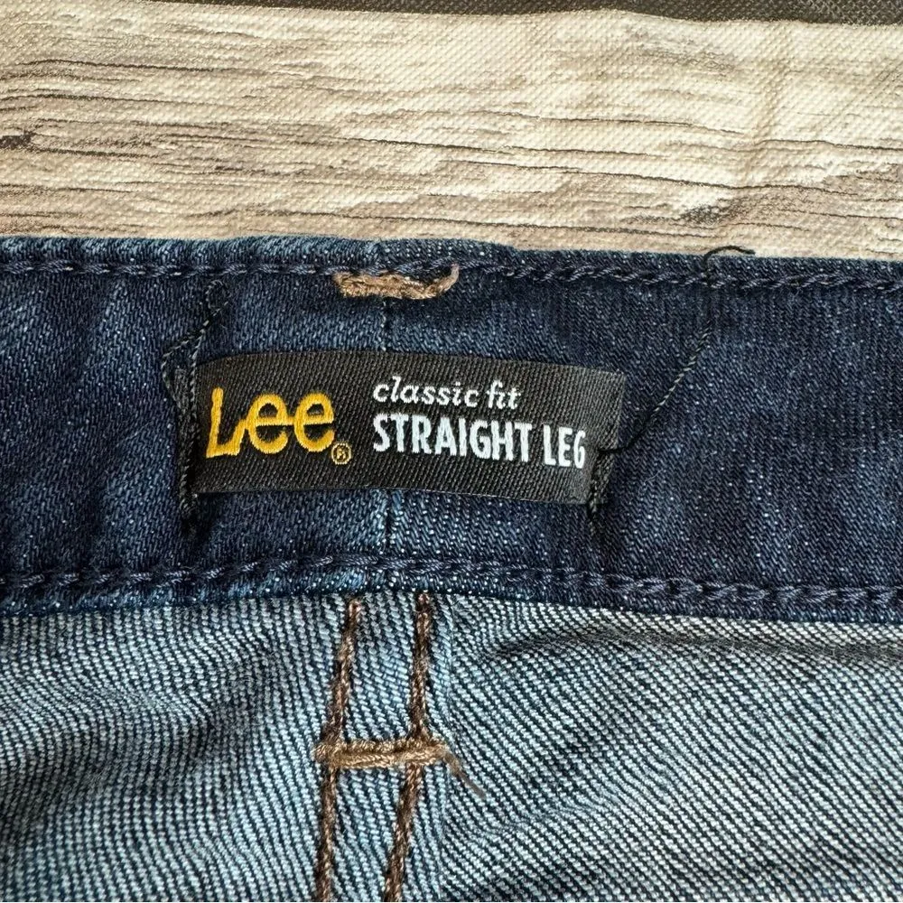 Lee Women's Classic Fit Straight Leg Jeans Dark Blue Heavy Denim 32 Mid Rise Zip - Image 7