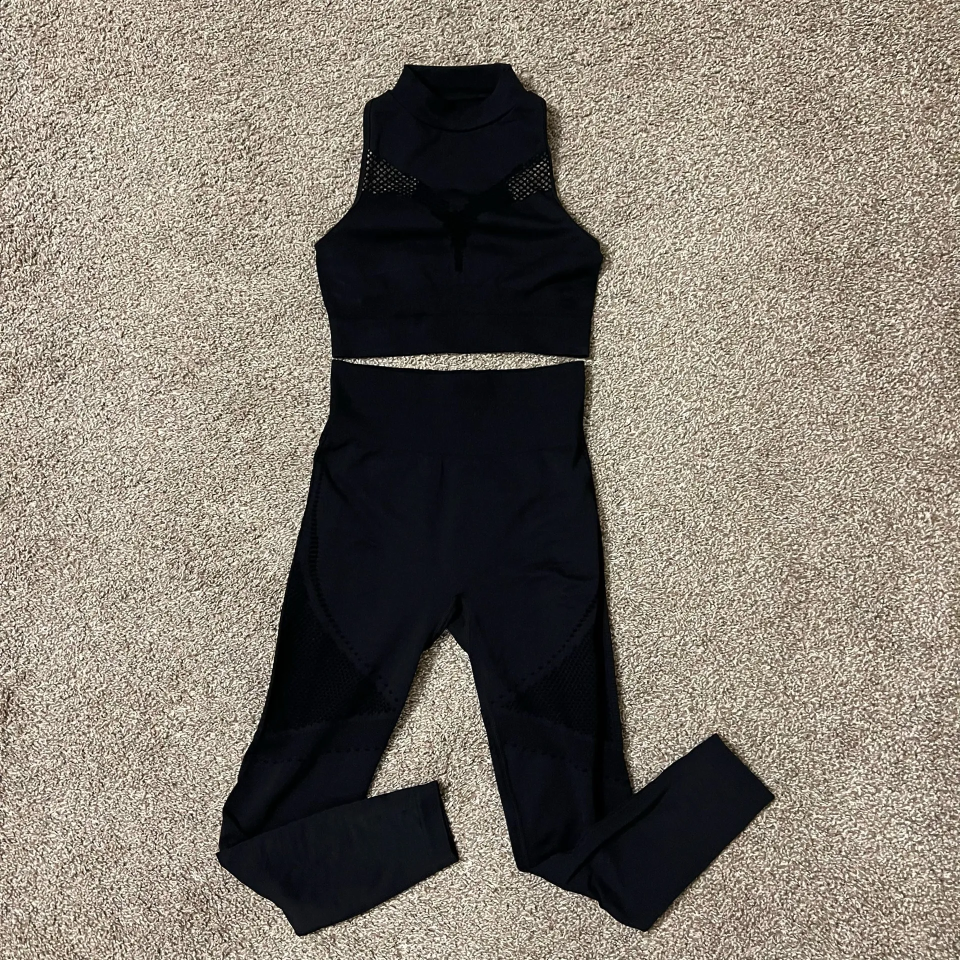 Seamless Mesh 2 Pcs Gym Set Crop Top Slim Fit Tee High Waist Leggings High Rise Black - Image 2