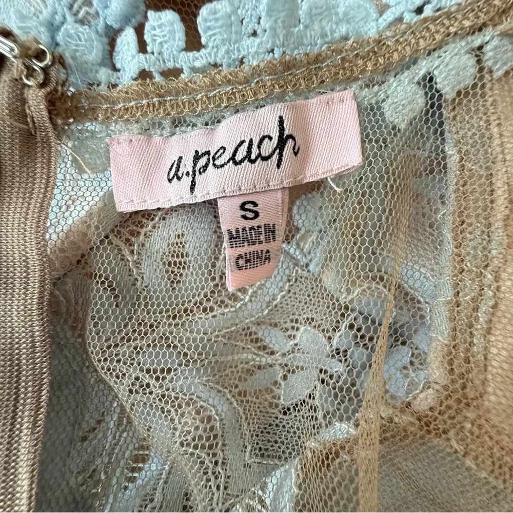 A.Peach Lace Dress Size Small‎ EUC - Image 5