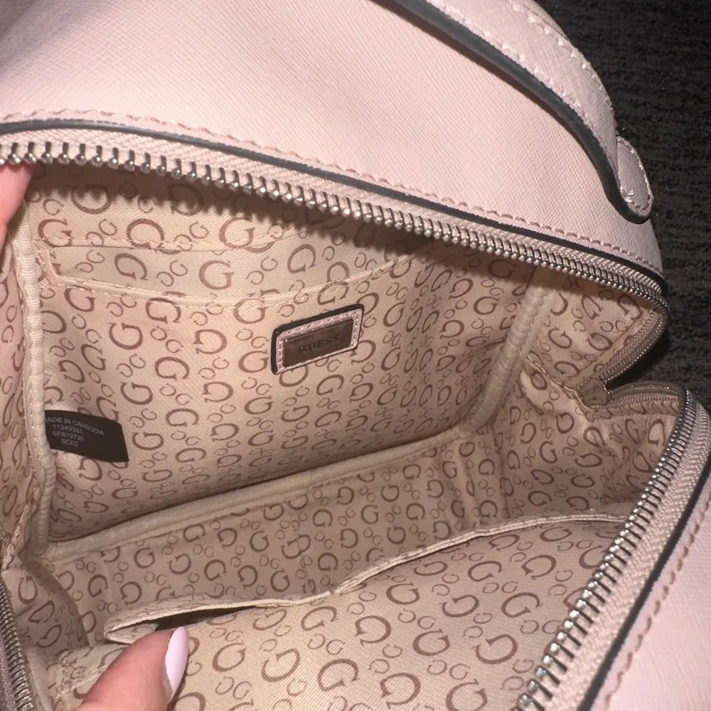 NWOT GUESS Pink Mini Backpack - Image 5