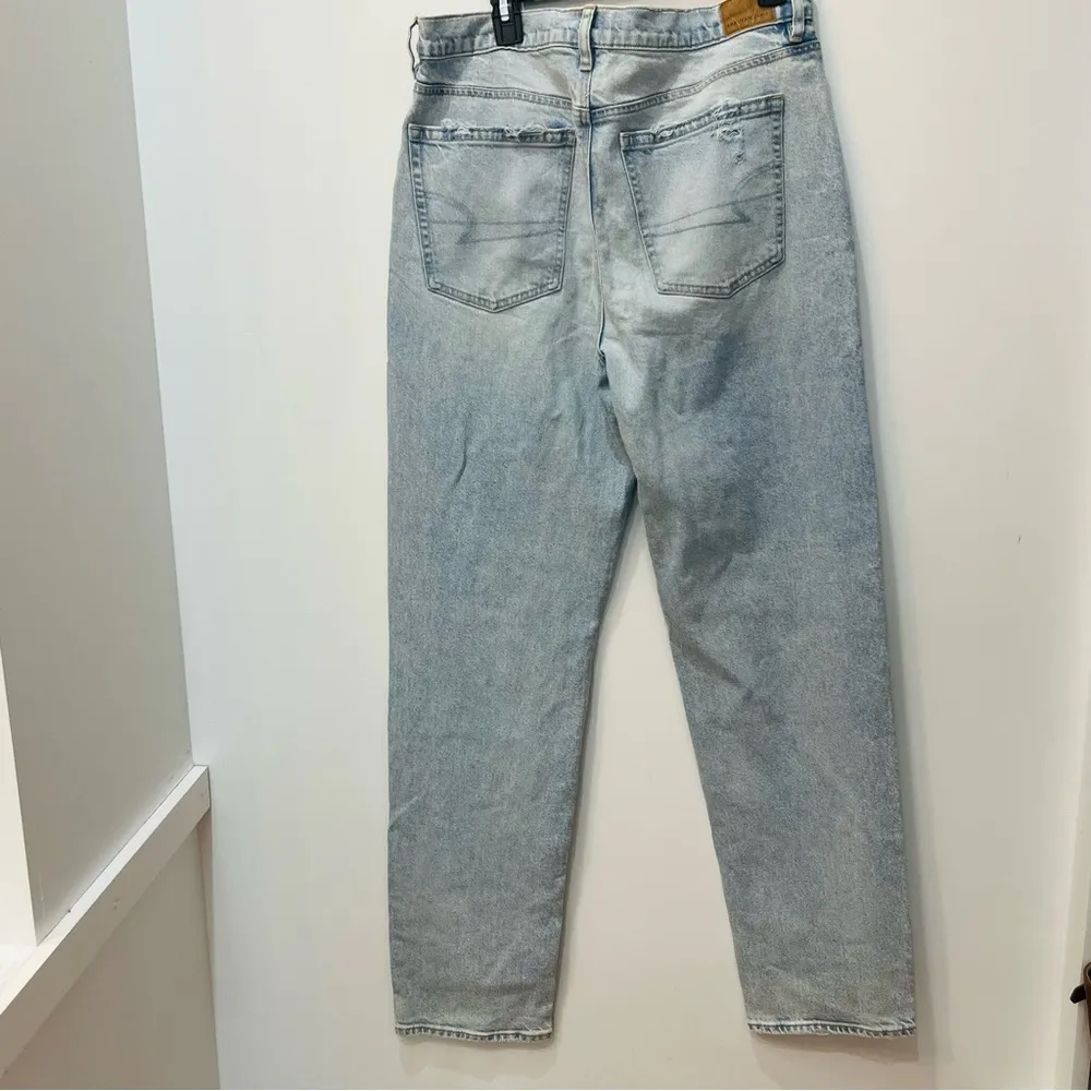 American Eagle Light Wash Mom Jeans size 14 XLong - Image 2