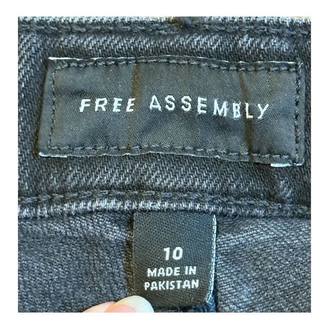 Free Assembly Black Wash Denim Jean Shorts Rolled Cuff Women Size 10‎ - Image 5