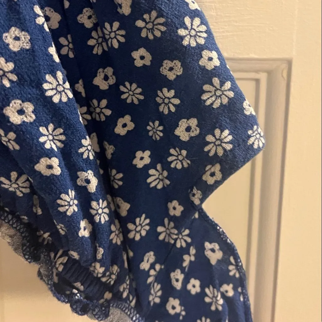 La Hearts Navy Blue Floral Crop Top - Image 4