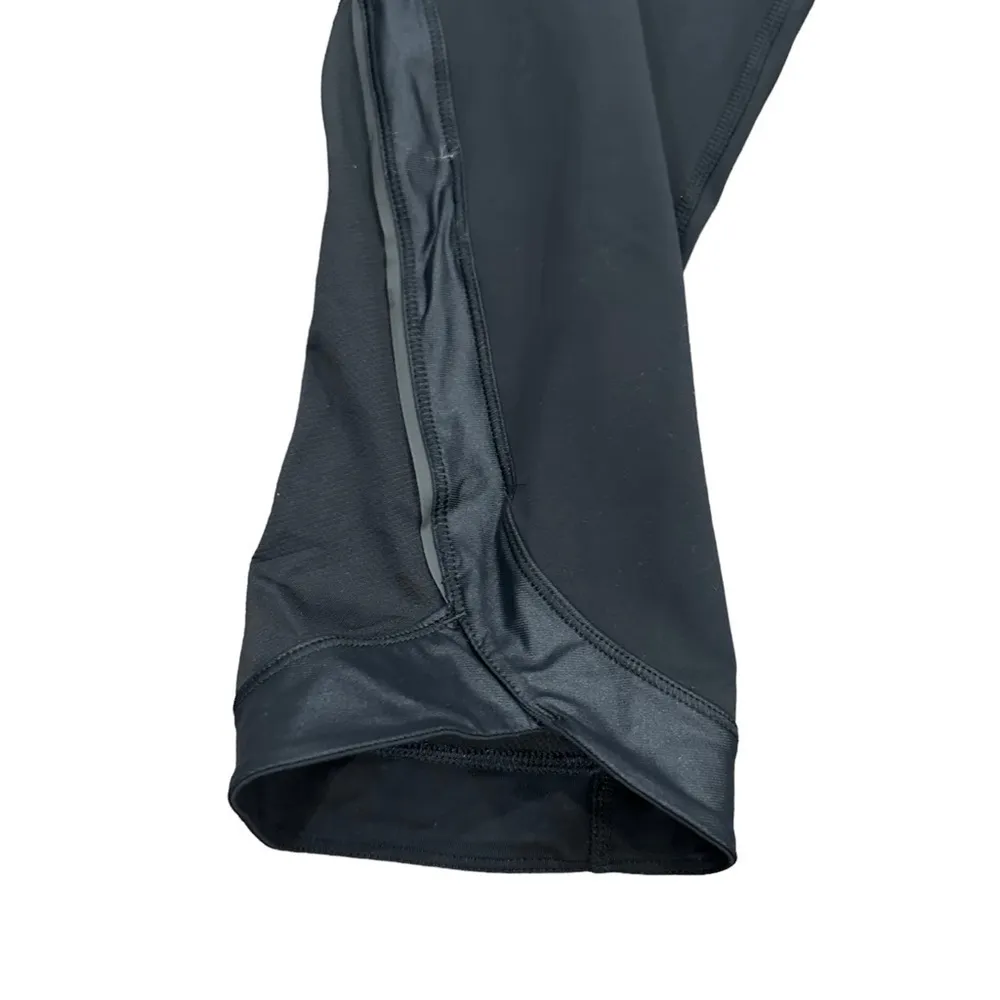 Chase Me crop II in Black Secret Garden - Image 10