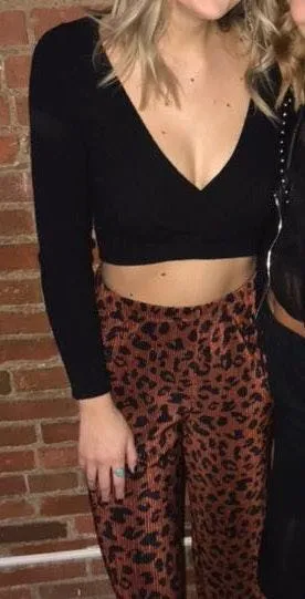 Forever 21 Long Sleeve Cropped Sweater - Image 3