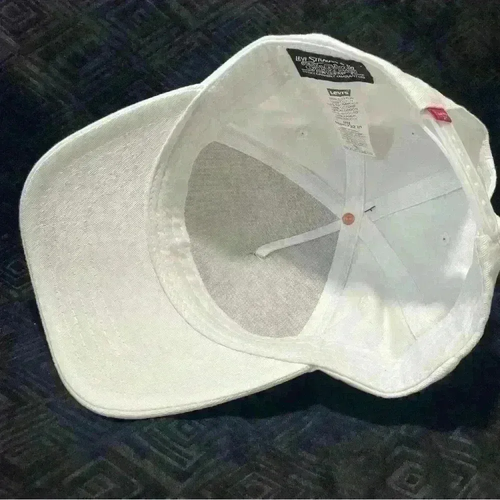 Levi Strauss & Co NWT Seasonal Graphic Women’s Adjustable Baseball Cap White - Image 10