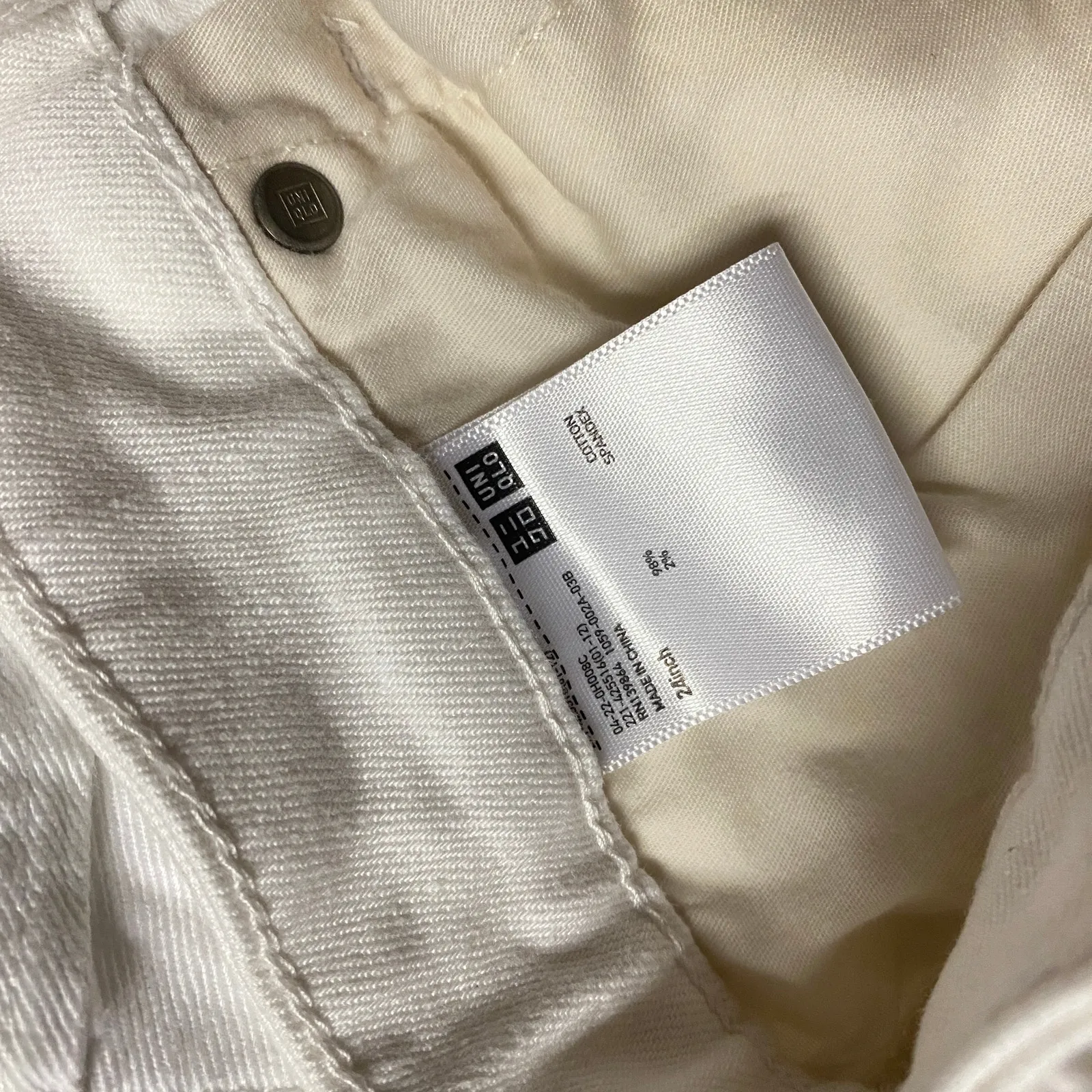 UniQlo White Wash Denim Wide Leg High Rise Raw Hem Cut-Off Jeans Women's Size 24 - Image 8