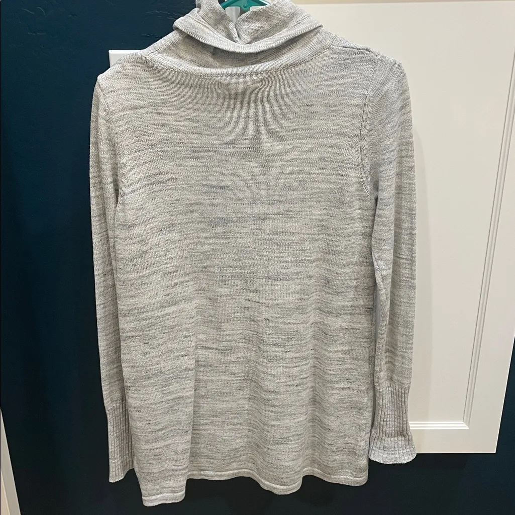 Akini long sleeve gray sweater - Image 2