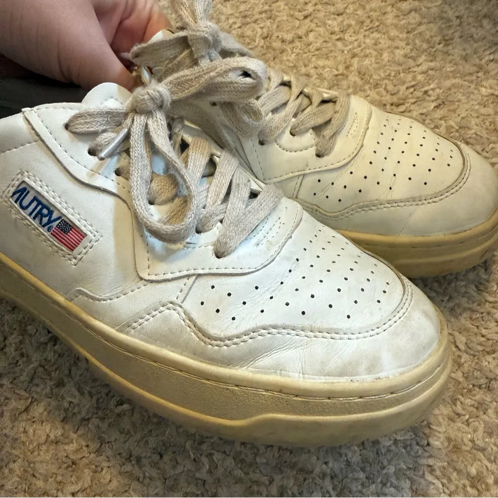 Autry Medallist Low Silver Metallic Leather Sneakers Size 40 White - Image 4