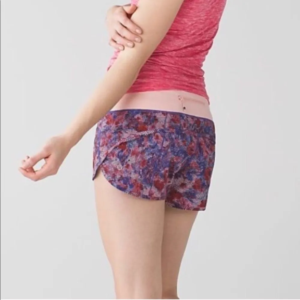 Lululemon Speed Short Checker Blooms Multi Pink - Image 5