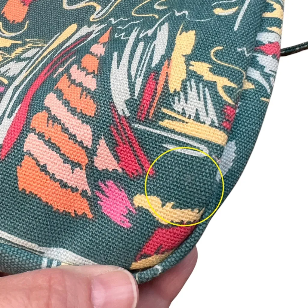 Kavu Keeper Cotton Canvas Crossbody Bag Purse in Sail Dreams Pattern - Image 12