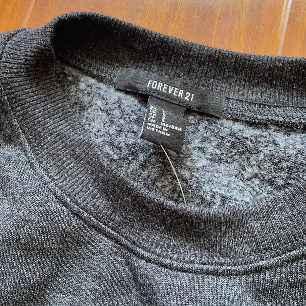 XXI Rainbow Gray Crop Crewneck - Image 2