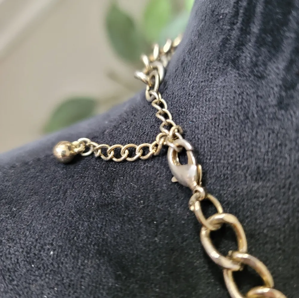 Crocheted Pink and Gold Necklace - Image 5