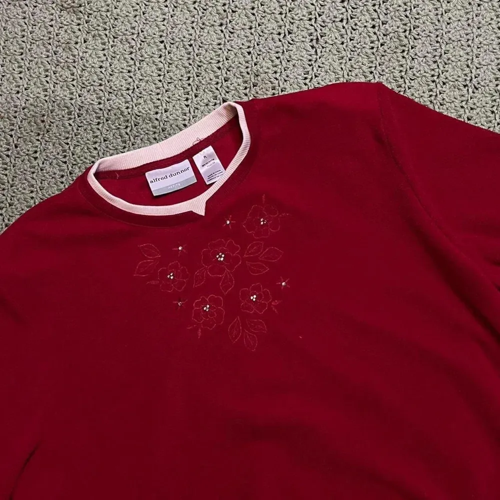 Cute double collar red floral pullover crewneck fleece sweater Size undefined - Image 2