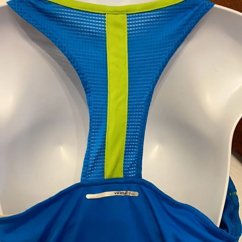 Reebok top with build in bra M - Image 3