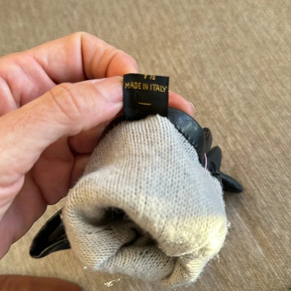 Leather gloves by Superb size 7.5 a luxury leather company in Italy Black - Image 4