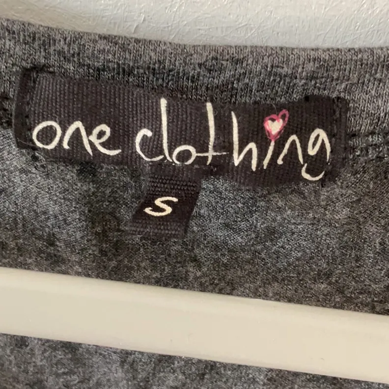 One‎ Clothing Gray, Black, and Cream Colorblock Top - Image 3