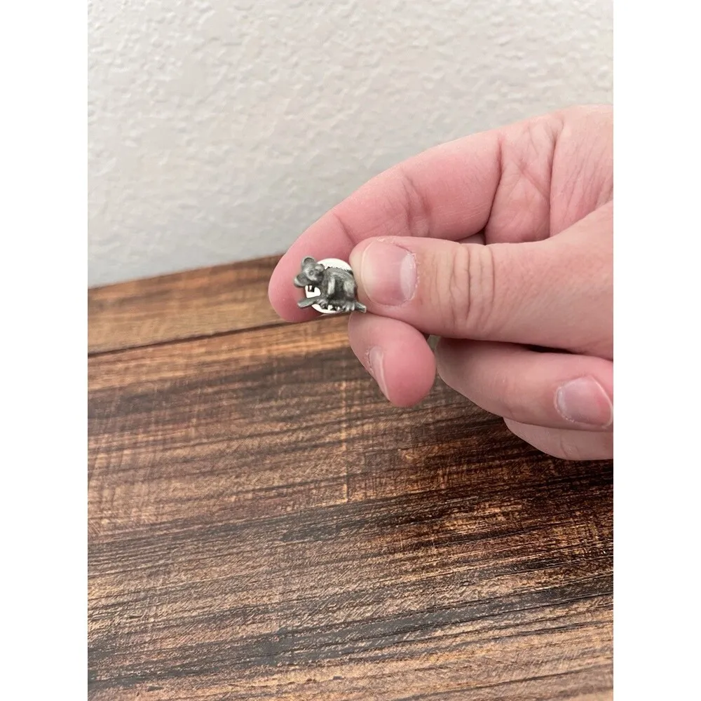 Koala Pin On A Branch Silver Collectible Souvenir Excellent Condition Lapel Hat - Image 2