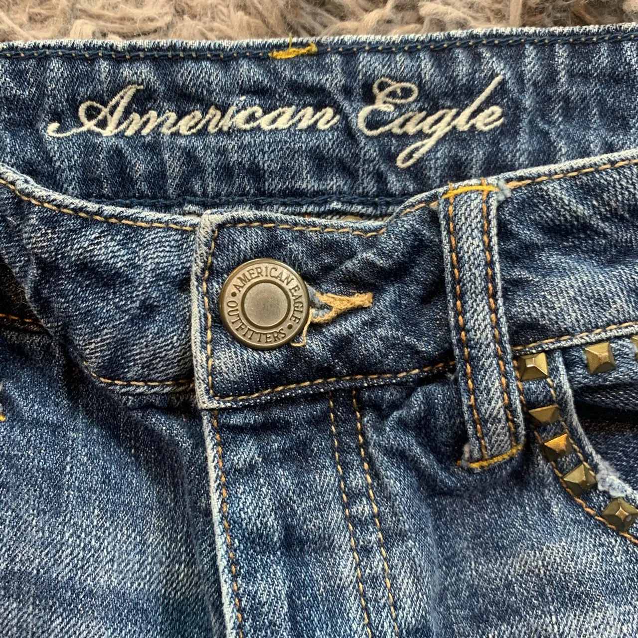 Vintage Y2K distressed studded button fly  denim shorts sz 6 - Image 4