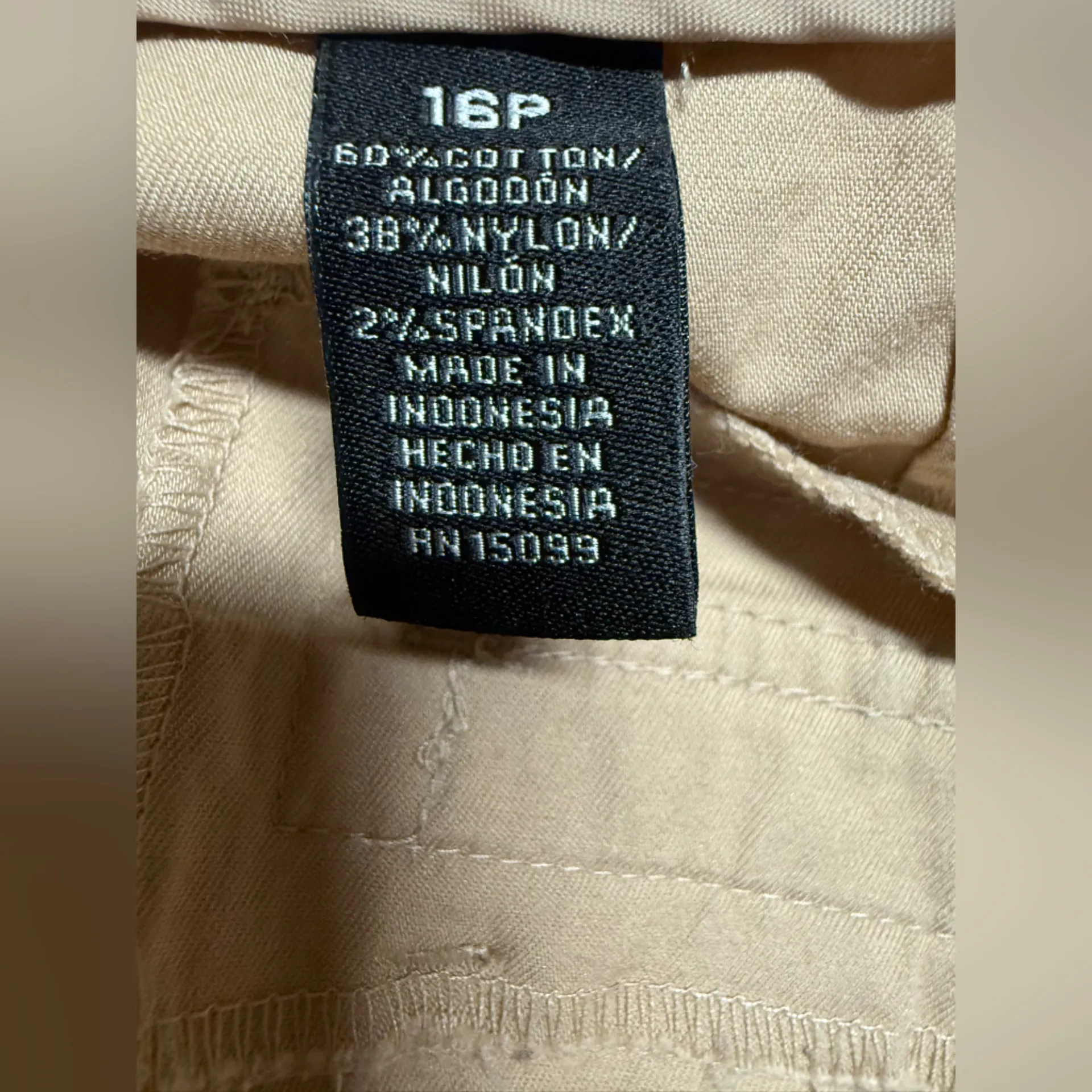 Apostrophe  Women's Beige Cargo Shorts - Image 9