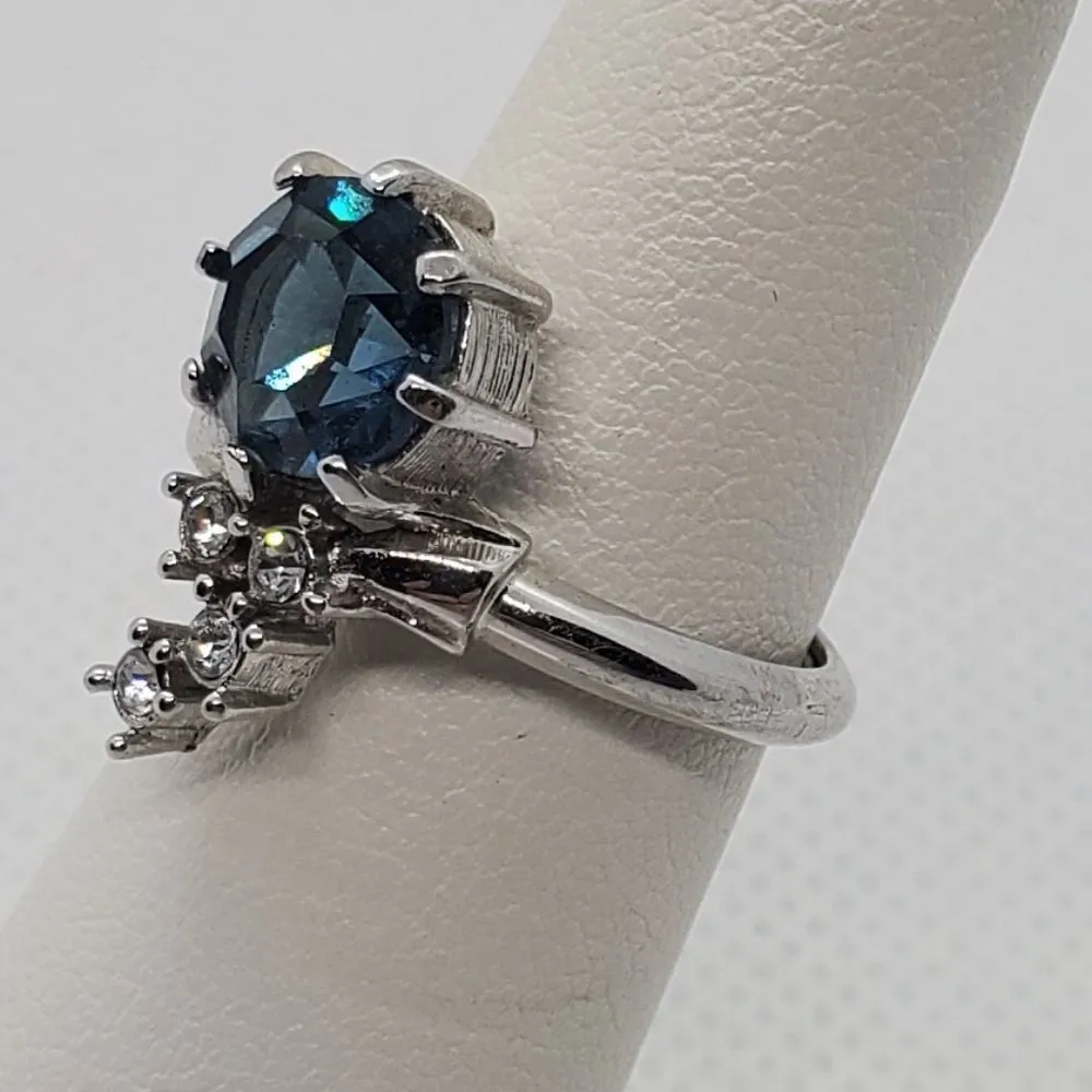 Avon Blue & Silver Tone Ring Blue - Image 2