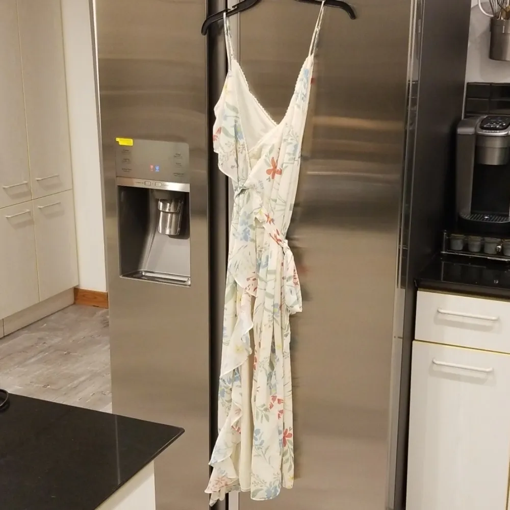 💕TULAROSA💕 Selena Floral Maxi Wrap Dress - Image 9