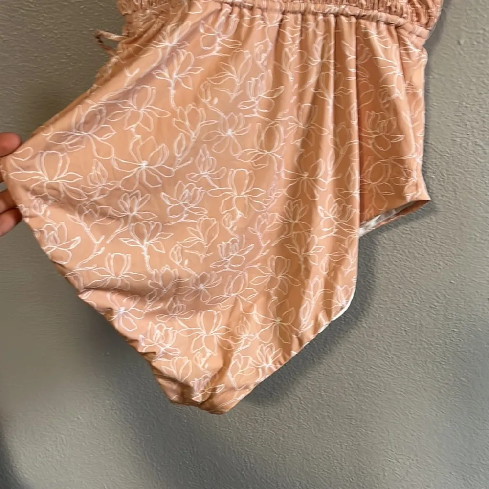 [Dippin’ Daisys] Peach Smocked One Piece Swimsuit- Large - Image 9