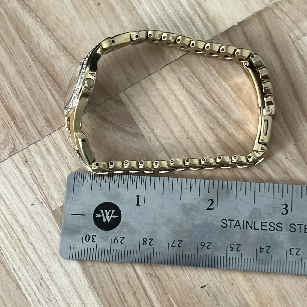 Seiko Solar Stunning Ladies Watch Gold-tone Bracelet Dial Case Crystals Galore - Image 12