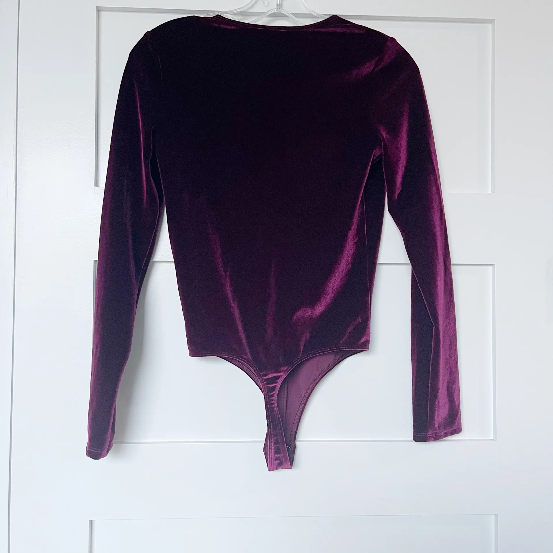 EXPRESS Velvet Deep V-Neck Long Sleeve Bodysuit - Image 4
