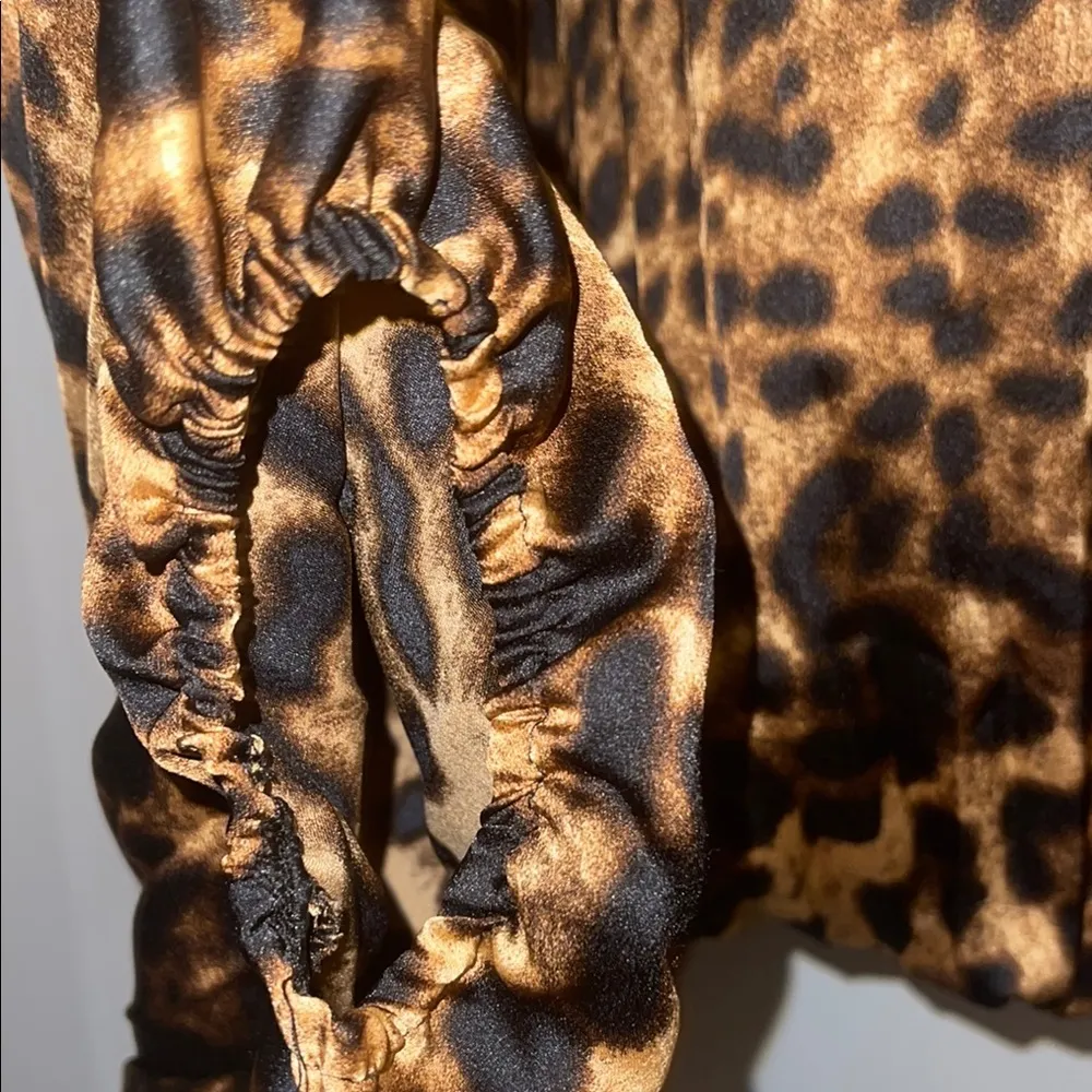 Leopard Print Women's Top Black Size undefined - Image 5