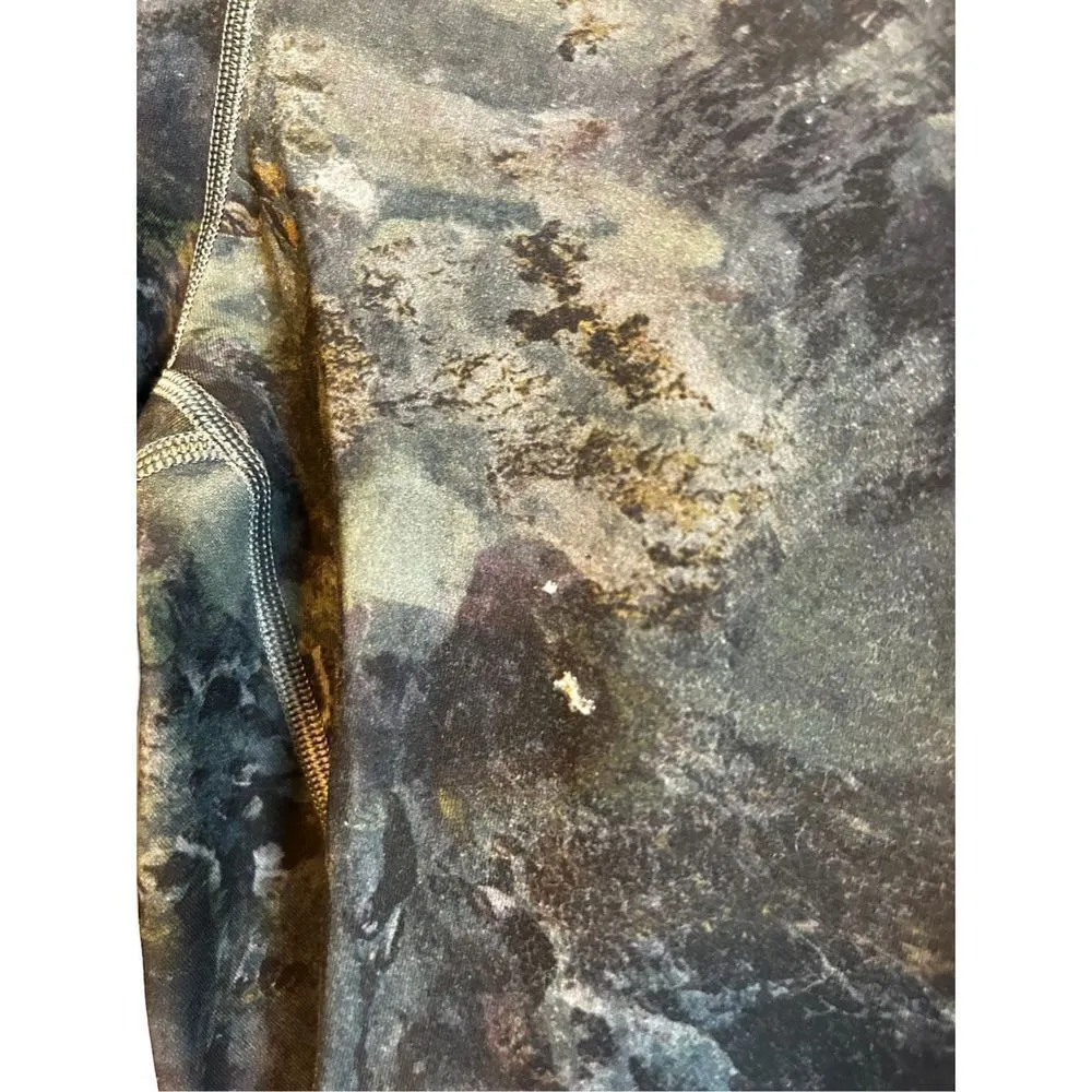 Lululemon Wunder Under Radiant Multi Marble Size  8 (note flaw) 27” inseam - Image 6