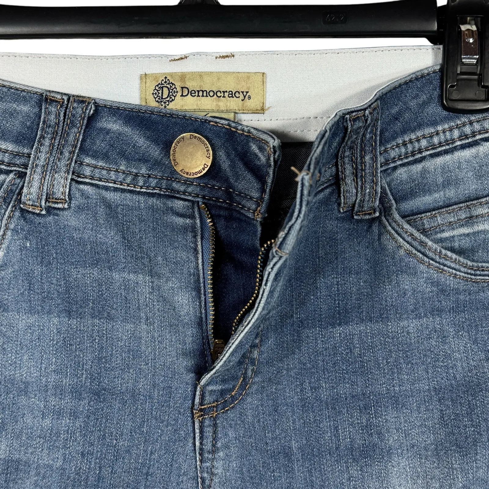 Democracy SZ 6 “Ab”technology Jeans Distressed Stretch Mid-Rise Whiskered Blue - Image 3