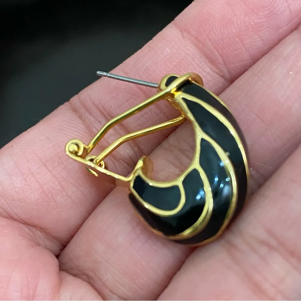 Vintage Unsigned Black Enamel Gold - Image 7