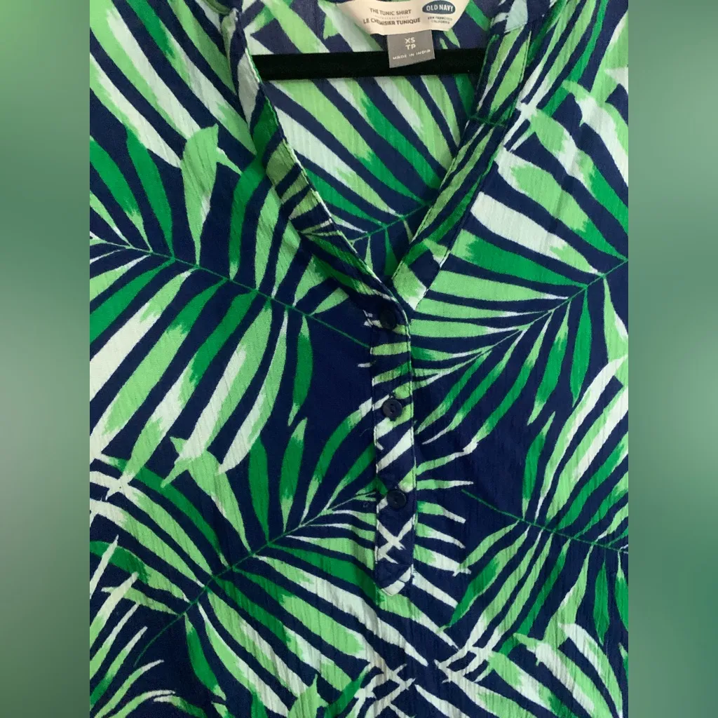 Old Navy Tropical Tunic Shirt Blue Green Leaves Size XS Lightweight Long Sleeves - Image 3