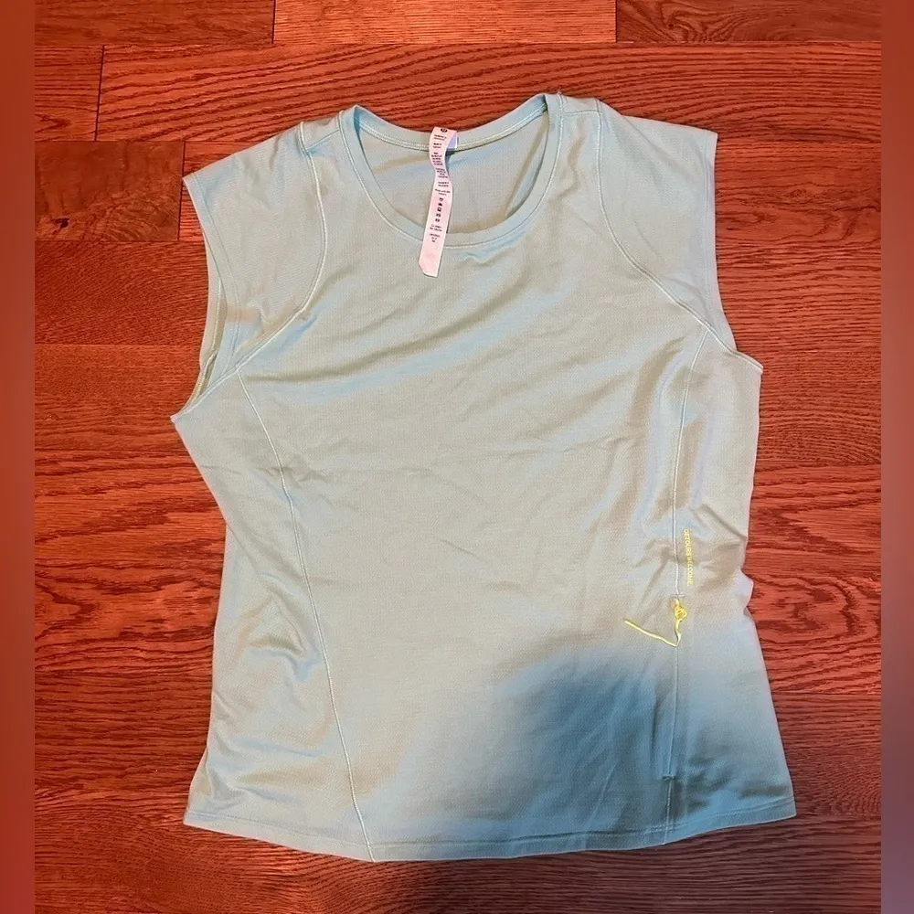LULULEMON cap sleeve hiking top - Image 4