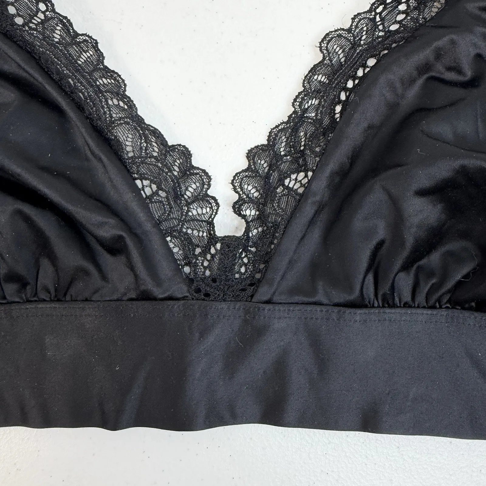 Soma L Large Stretch Satin Luster Bralette with Lace Black Wireless Wire Free - Image 5