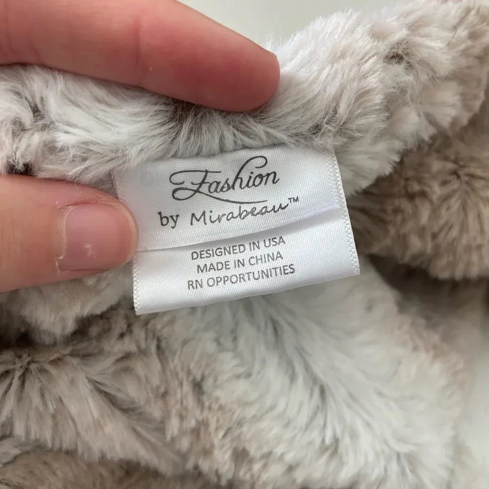 NWOT‎ | Fashion by Mirabeau women’s ombré neutral colored plush infinity scarf Tan - Image 3