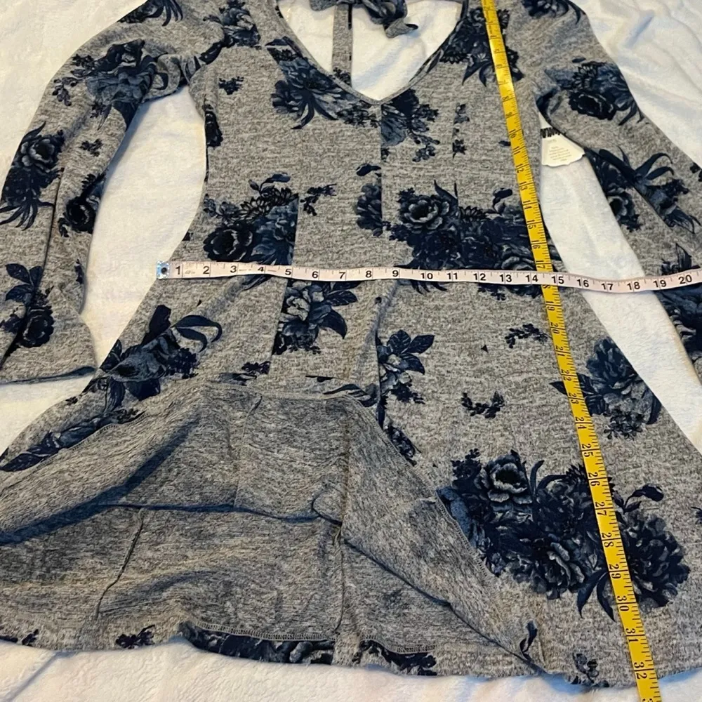 NWT Altar’d State Long Bell Sleeve Floral Mini Dress V Neck Gray Blue Pullover S - Image 4
