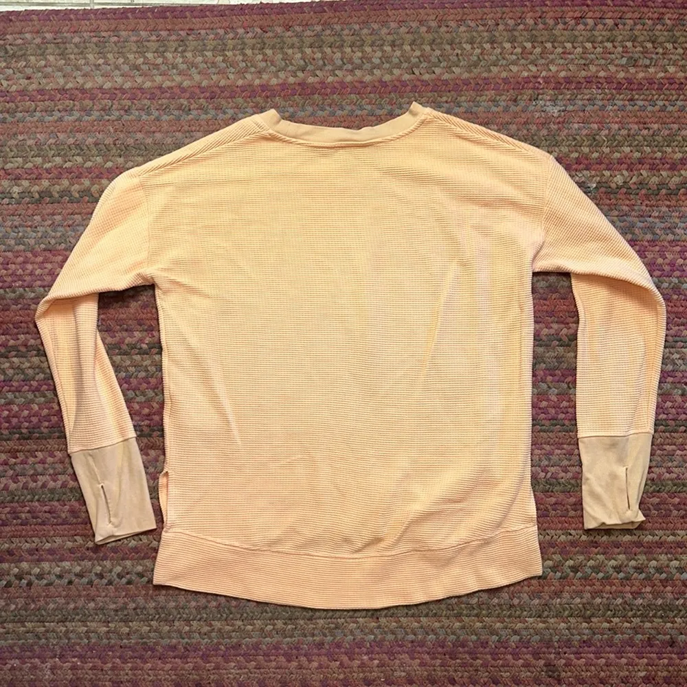 ATHLETA ORANGE PEACH WAFFLE KNIT STRETCH LONG SLEEVE SWEATSHIRT - Image 5