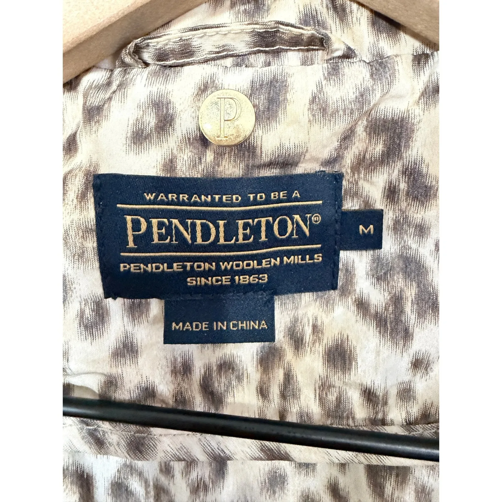 Pendleton Womens Animal Print Hooded Rain Jacket M Chic Outdoor Bold Cheetah - Image 3