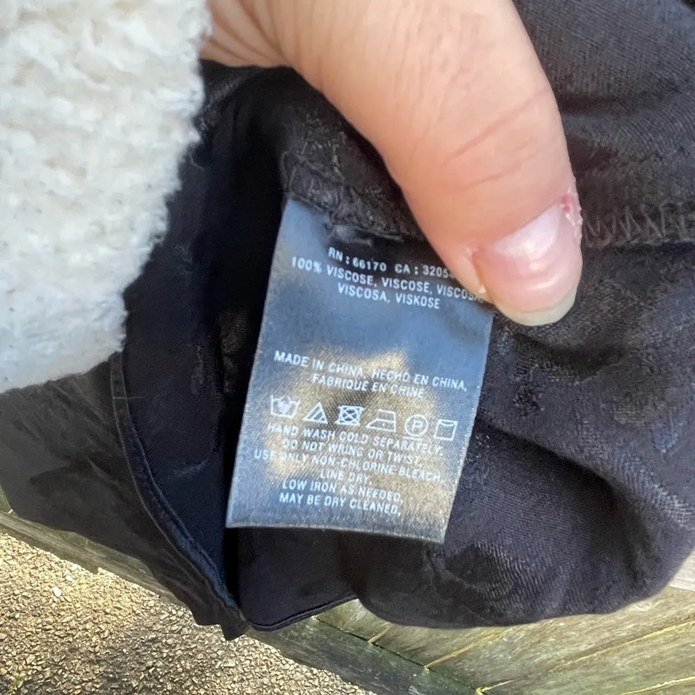 NWT MOULINETTE SOEURS ANTHROPOLOGIE FLORAL BECK RIE BLACK SATIN FLORAL BLOUSE - Image 6