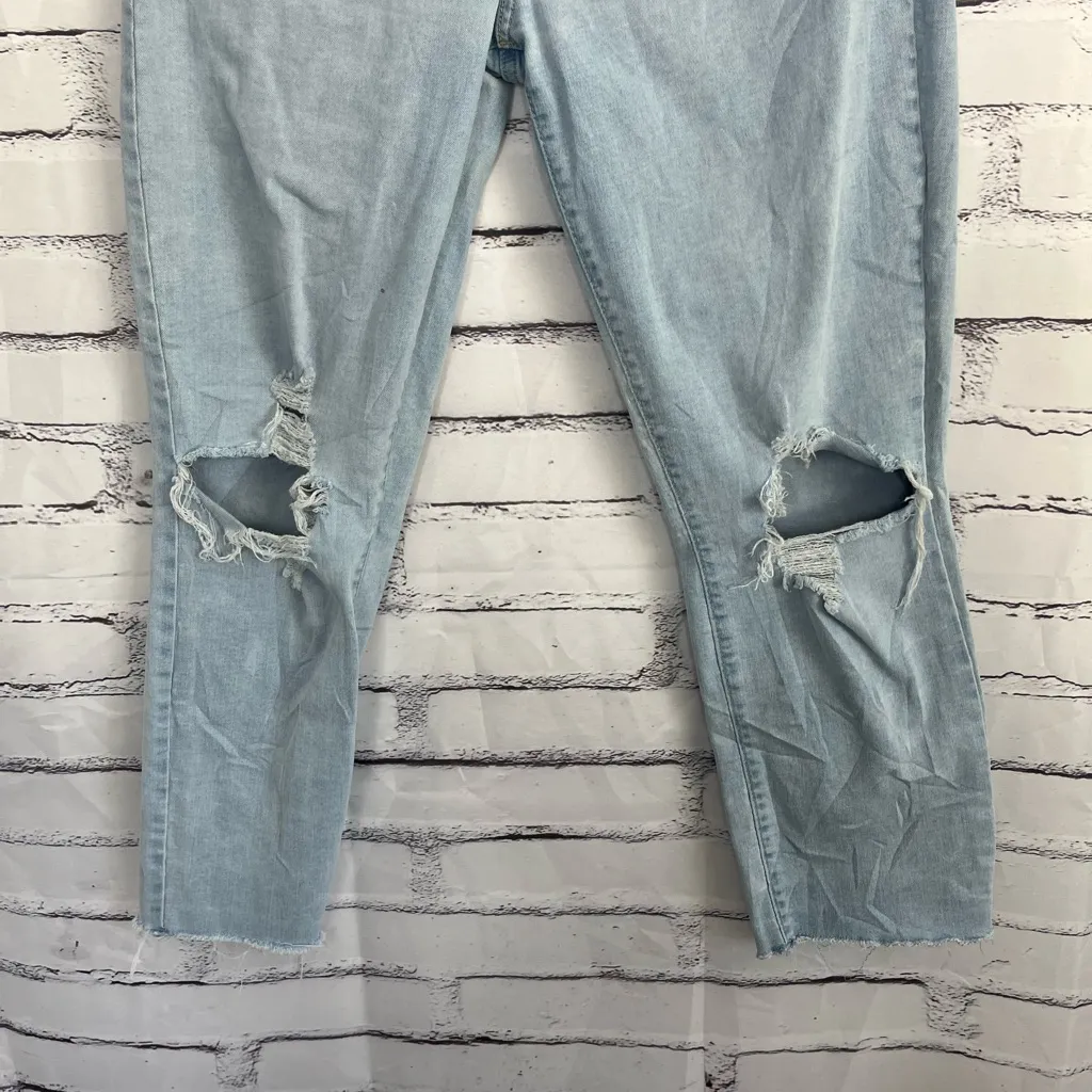 Levi’s Denizen Mid Rise Boyfriend Jeans Light Wash Distressed Ripped Women’s 14 - Image 4