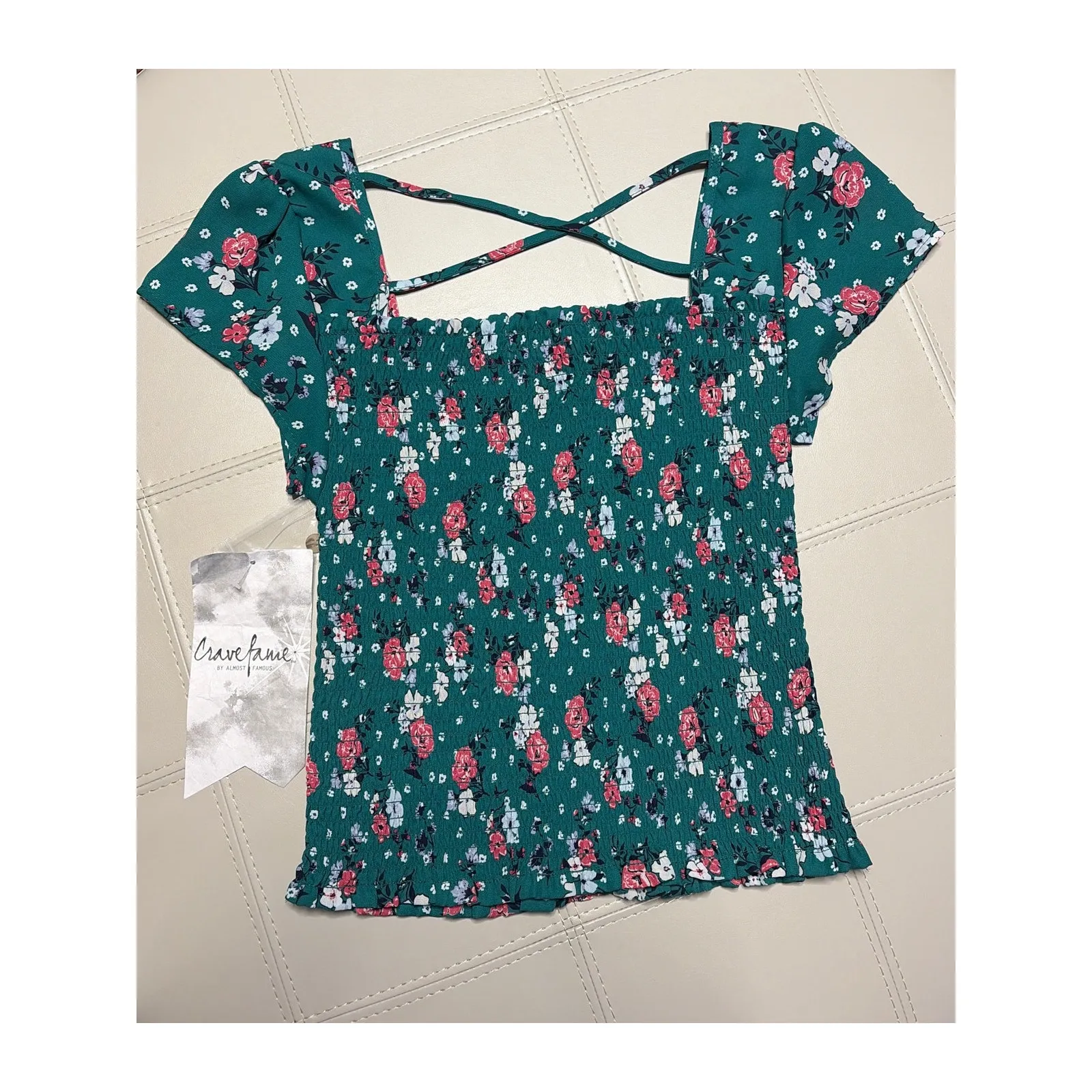 CraveFame Ditsy Chicks Floral Smocked Top size Small Green - Image 3