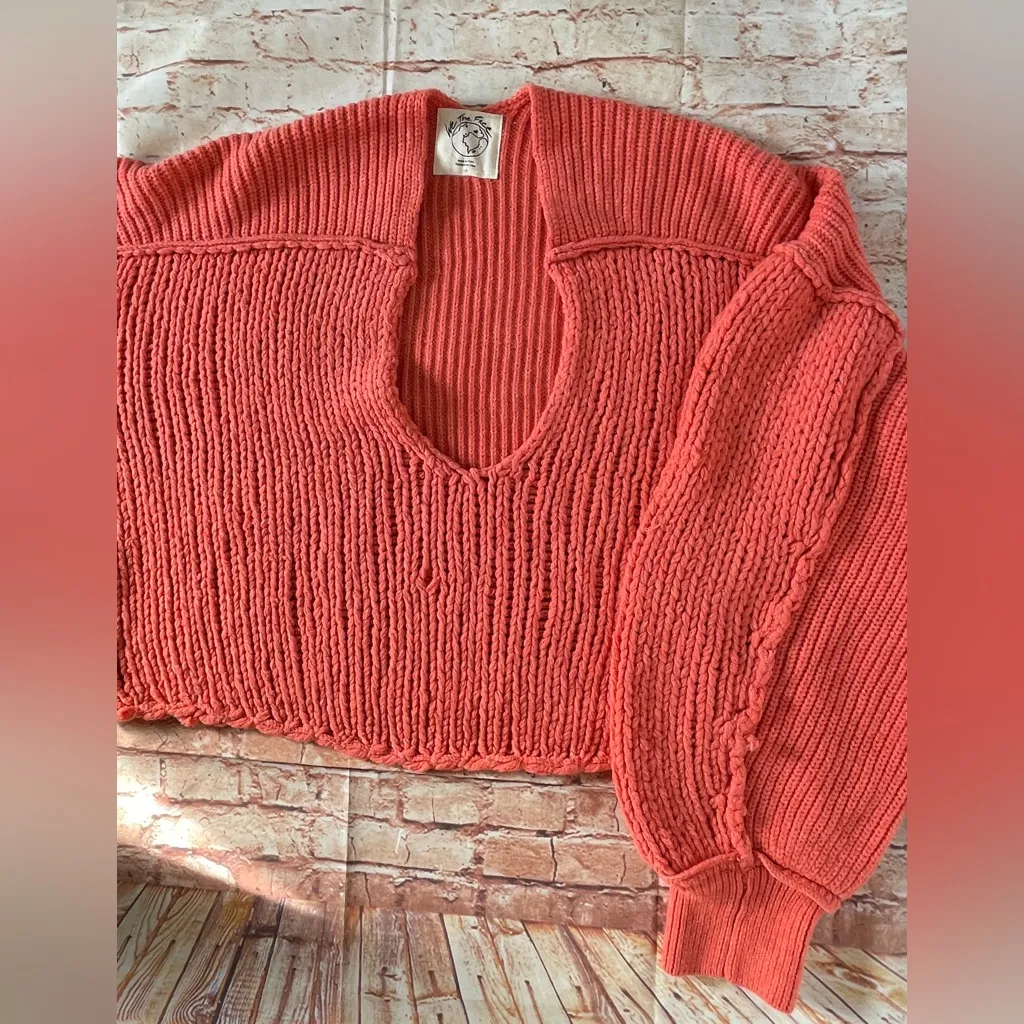 Free People Vibrant Cropped Coral V-Neck Sweater in Watermelon Smile size Large - Image 4