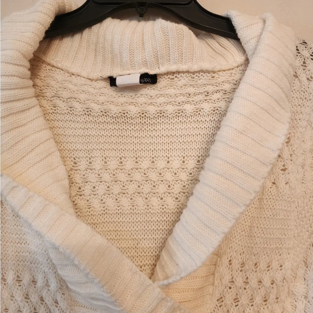 Sweater project Knit white crowl neck sweater size medium - Image 2