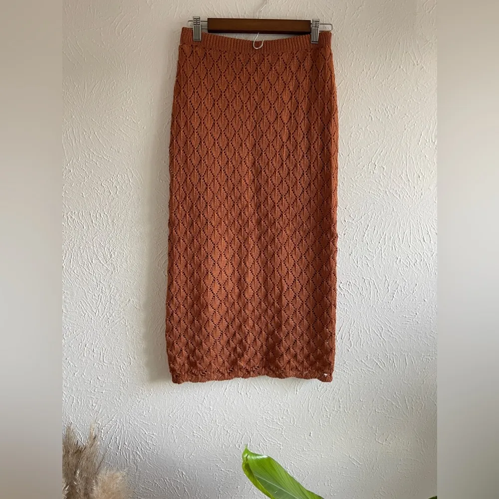 2 Piece Women  Crochet Skirt and Top Size S - Image 3